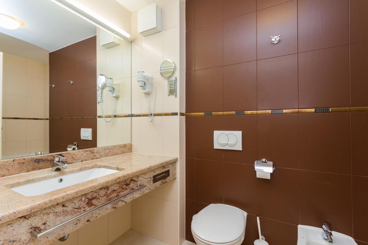 Premium Marina Apartments With Sea View By Locap Group Portorose Esterno foto