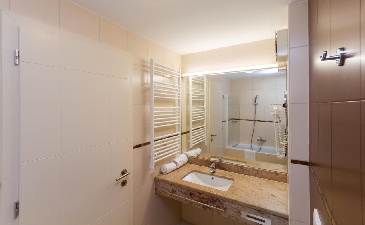 Premium Marina Apartments With Sea View By Locap Group Portorose Esterno foto